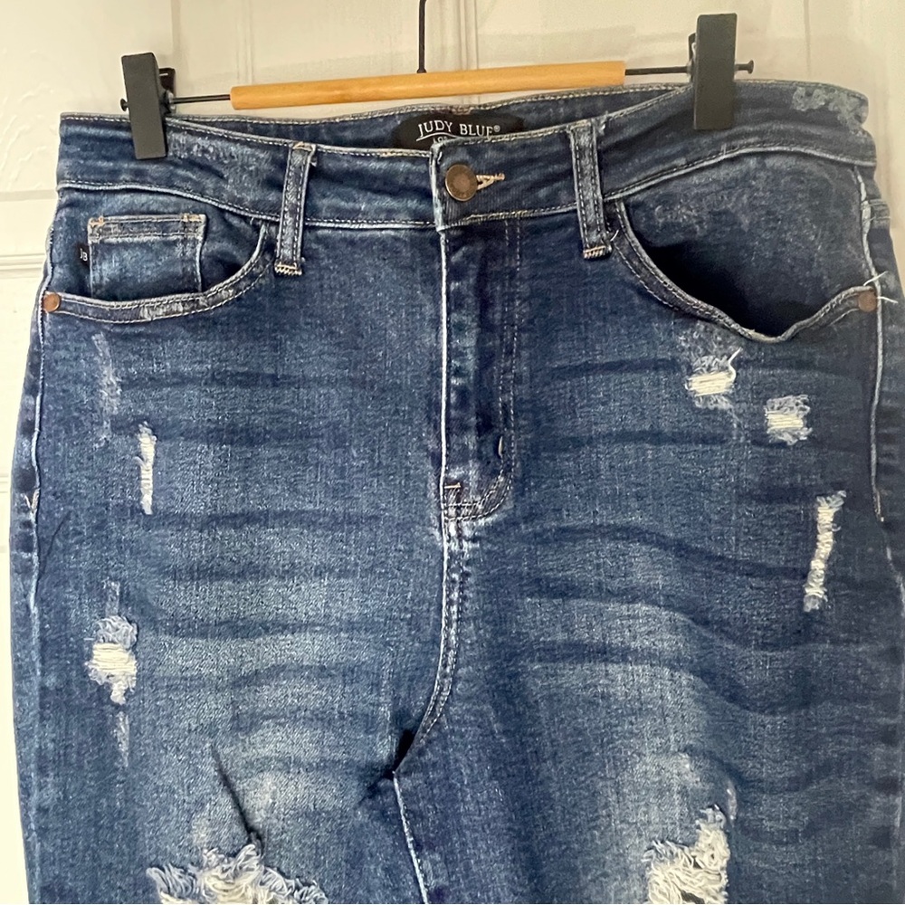 Judy Blue High Rise Distressed Boyfriend Straight Jeans 9/29 Cuffed Denim - Picture 2 of 4